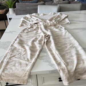American Eagle beige camo sweatsuit
